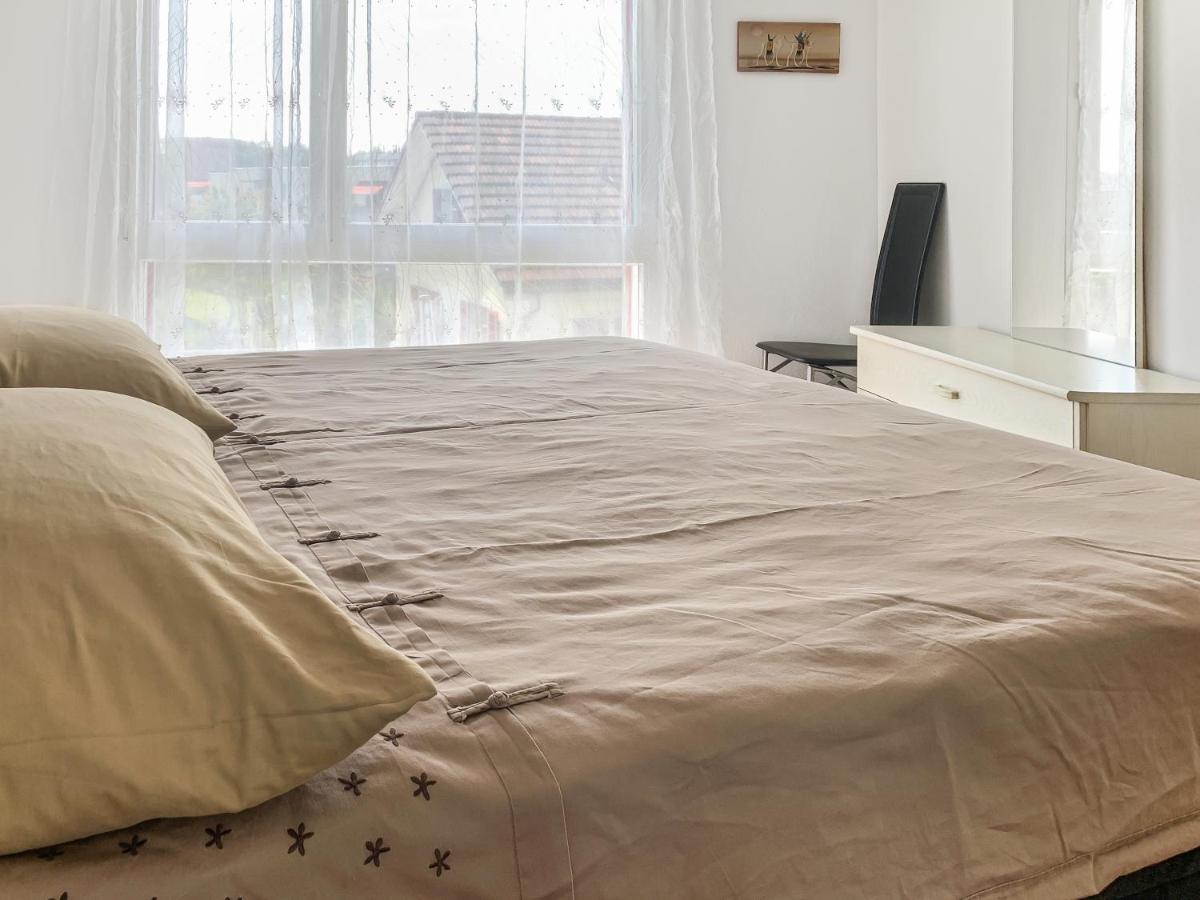Haus Zur Lilie Hotell Hinwil Exteriör bild