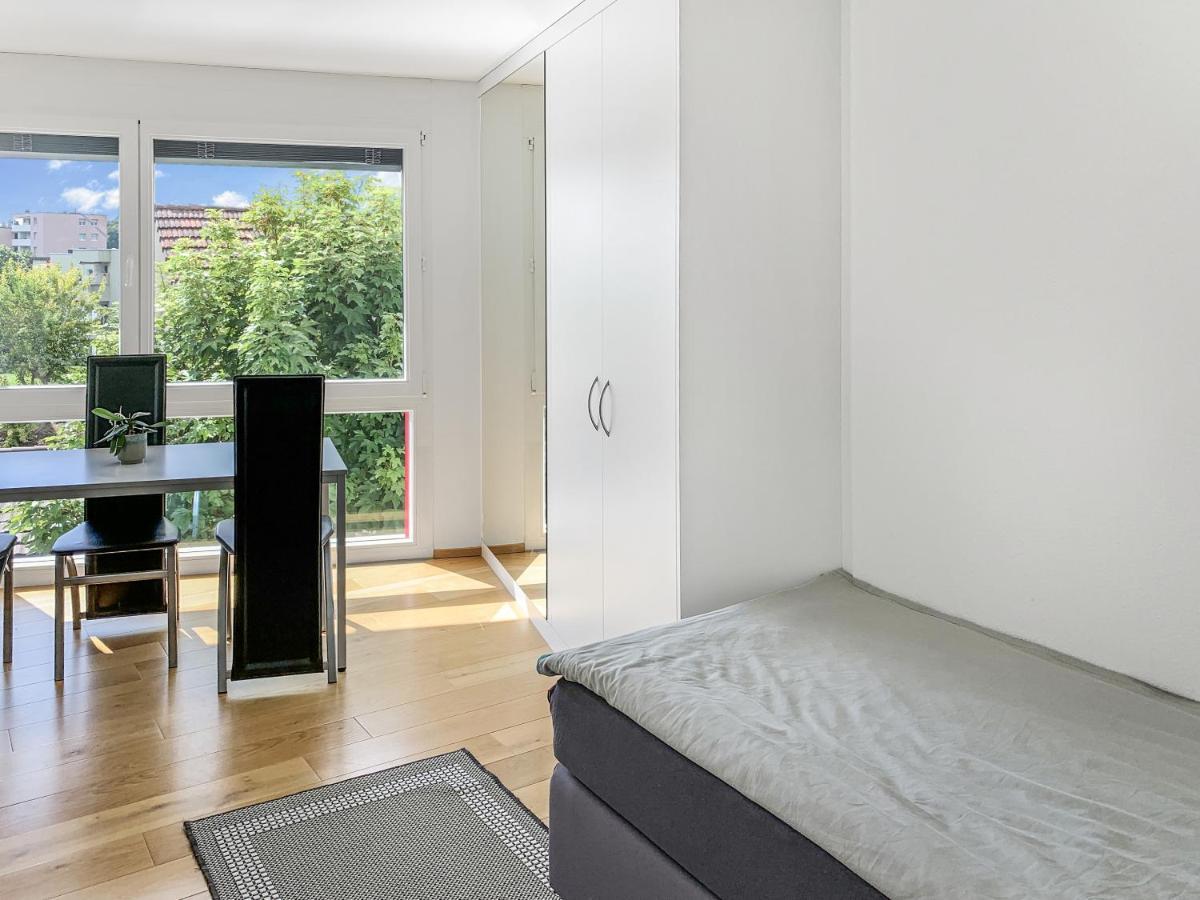 Haus Zur Lilie Hotell Hinwil Exteriör bild