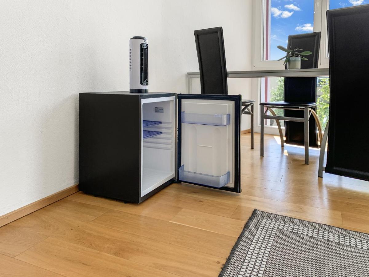 Haus Zur Lilie Hotell Hinwil Exteriör bild